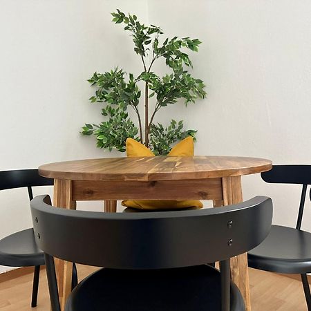 Апартаменты Perfect Location, 2 Min To Main Station Вена Экстерьер фото