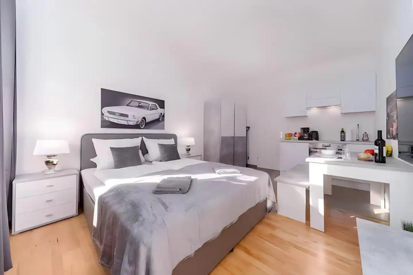 Апартаменты Perfect Location, 2 Min To Main Station Вена Экстерьер фото