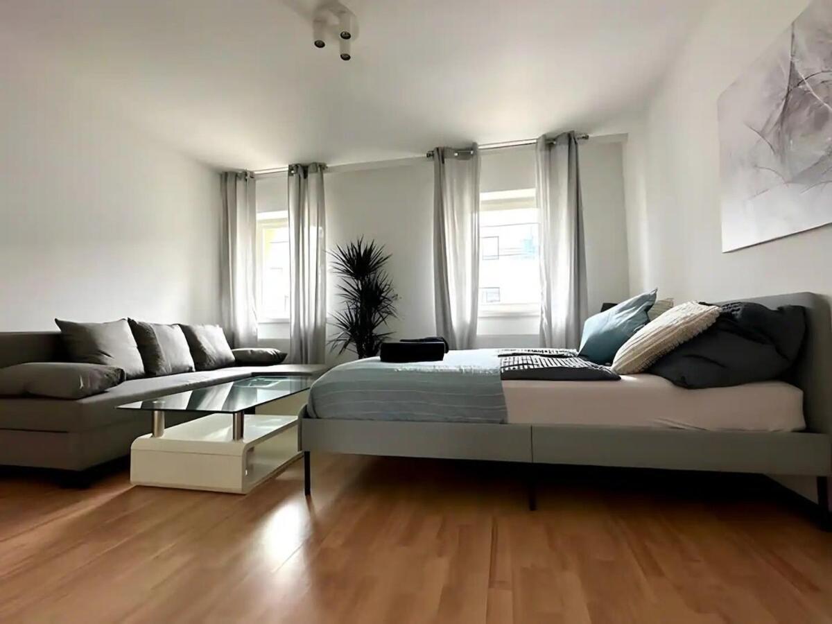 Апартаменты Perfect Location, 2 Min To Main Station Вена Экстерьер фото